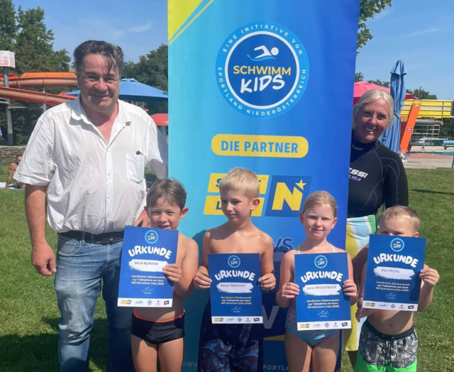 Bundesrat und Horner Stadtrat Klemens Kofler war stellvertretend für Landeshauptfrau-Stellvertreter Udo Landbauer in Eggenburg dabei und gratulierte den Kindern. | Foto: FPÖ Horn