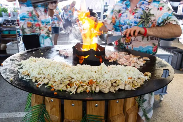 Grillfans können bei der Veranstaltung den Profis auf die Finger schauen. | Foto: Austrian BBQ Association