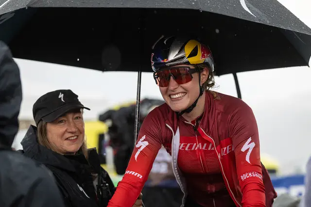 Laura Stigger startet in Les Gets in die zweite Hälfte der Mountainbike-Saison. | Foto: Michal Cerveny