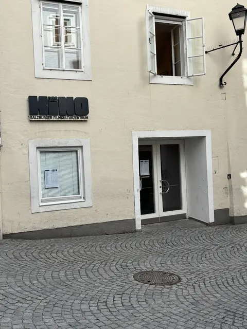 Aufgrund des regnerischen Wetters muss das Sommerkino heute Dienstag, 18. August 2026, in das Filmkulturzentrum "Das Kino" verlegt werden. Gezeigt wird heute der Film "Happy". Beginn ist um 21 Uhr, der Eintritt ist kostenlos. | Foto: Lisa Gold