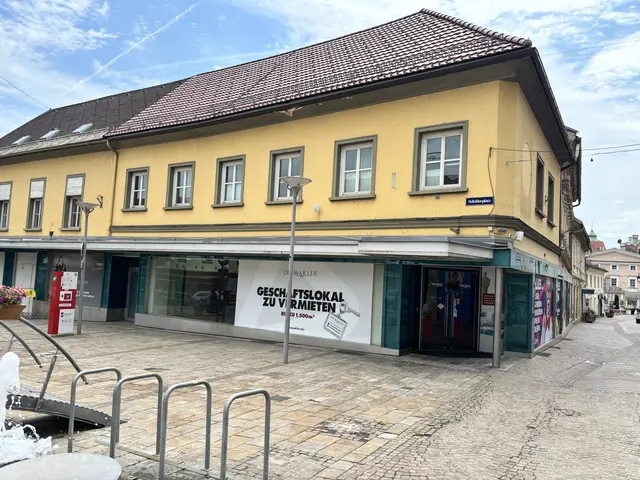 Seit fast zwei Jahren ist das Modehaus Nimo in der Feldkirchner Kirchgasse geschlossen.  | Foto: MeinBezirk