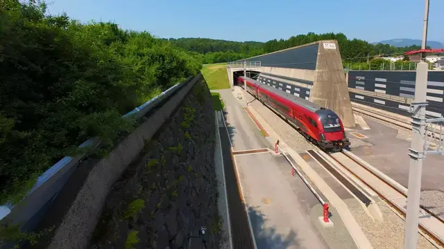 Die Koralmbahn bremst der Autoverkehr. Zu diesem Ergebnis kommt eine Analyse des VCÖ auf Basis von Daten der Asfinag.  | Foto: ÖBB