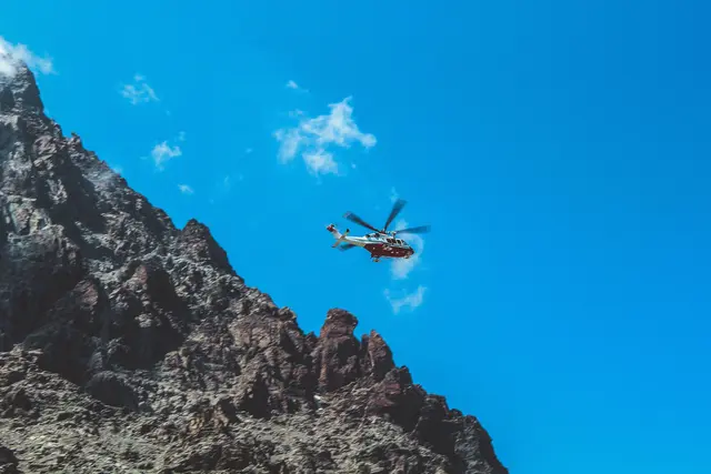 Die Einsatzkräfte mussten die Wanderer aus dem steilen und absturzgefährdeten Gelände retten. (Symbolbild) | Foto: pexels / Enrico Perini