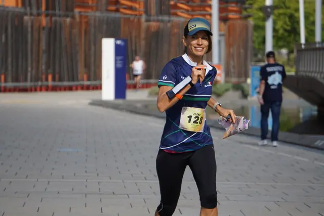 Mit Karte und Kompass in der Hand machen sich die Teilnehmerinnen und Teilnehmer bei der Vienna Orienteering Challenge auf die Suche nach dem nächsten Kontrollpunkt. | Foto: Vienna O Challenge