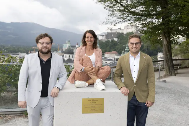 (v.l.n.r.) Tassilo Posch (CEO ontime Logistics), Gerda Pracher (Leitung Marketing &amp; Kommunikation Leube Zement GmbH) und Moritz Schäffner (CEO ontime Logistics) | Foto: Andreas Kolarik
