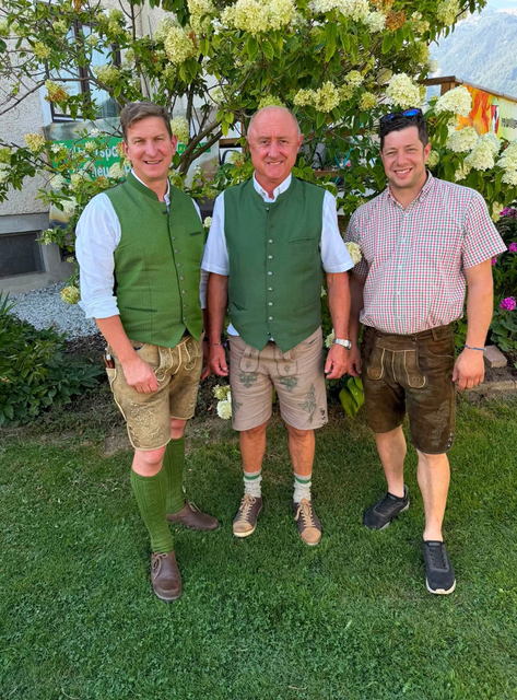 Bürgermeister Andreas Kühberger, Ortsparteiobmann Leopold Kühberger und Bezirksbauernbundobmann Richard Judmaier begrüßten beim Gartenfest in Kammern zahlreiche Besucherinnen und Besucher. | Foto: ÖVP Leoben