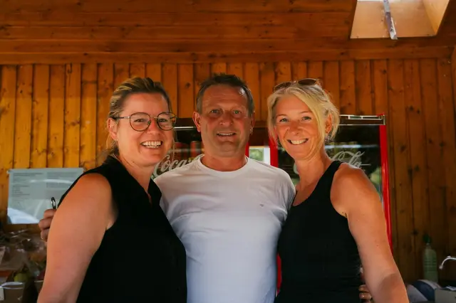 16 begeisterte Mannschaften beim Beach-Volleyballturnier in Pabneukirchen.  | Foto: Marlene Kastenhofer
