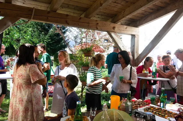 Zahlreiche Besucherinnen und Besucher waren zum Sommerfest gekommen. | Foto: A. M. Körbisch/D. Fritsch
