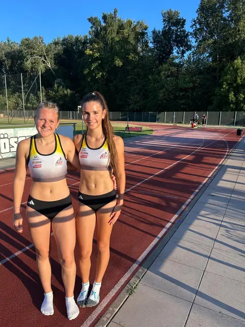 Anna Zahrnhofer und Marlene Pimeshofer konnten sich mit ihren Leistungen beim 300m Lauf für die Österreichischen Meisterschaften der U16 qualifizieren.  | Foto: KSV-LA