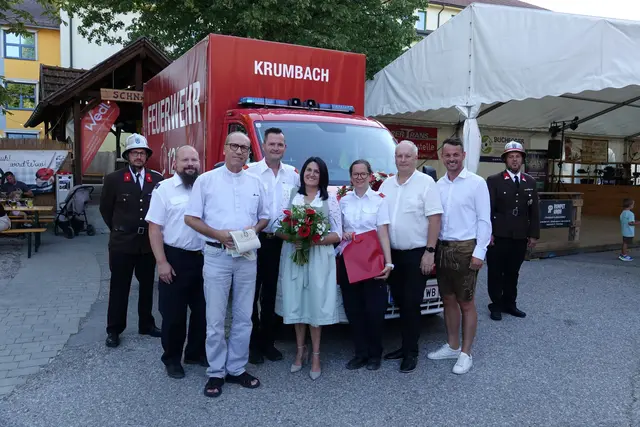 Thomas Wedl, Dieter Eidler-Ster, Pfarrer Herbert Schedl, Kommandant Jürgen Simon, Patin Monika Riegler, Kommandant-Stellvertreterin Barbara Freiler, Vizebürgermeister Alfred Schwarz, Bürgermeister Christian Stacherl, Richard Liebentritt jun. | Foto: FF Krumbach