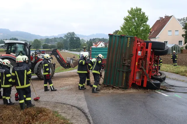 Entgegen erster Befürchtungen war der Autolenker nicht in seinem Fahrzeug eingeschlossen.