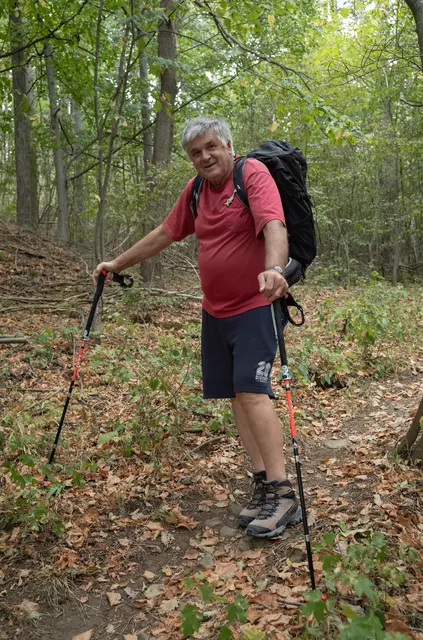 Karl Steininger bei einer kleinen Wanderung am Fuße der Hohen Wand. | Foto: Santrucek