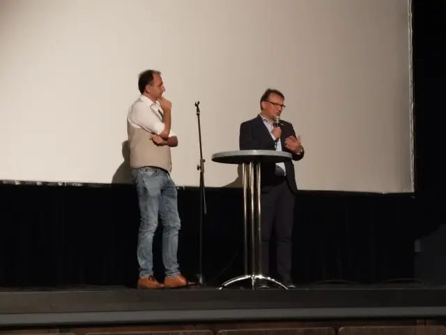 Stadtamtsdirektor Markus Hödl erläutert die wirtschaftliche Seite der Wasserversorgung. | Foto: Sophie Gruber