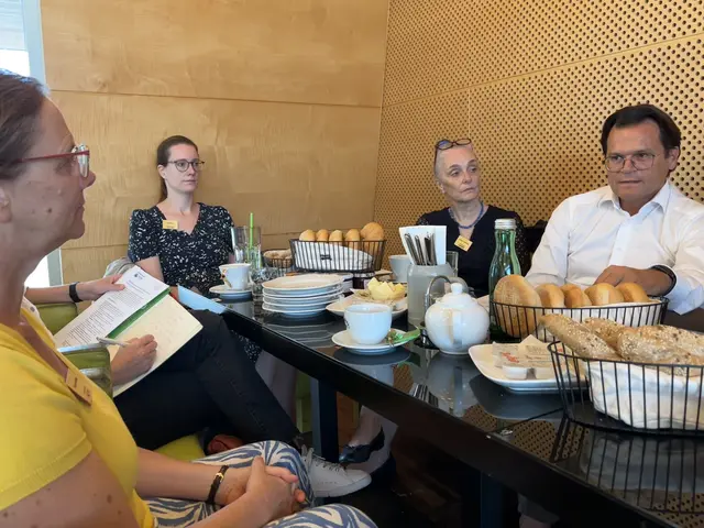 Beim Pressefrühstück wurde die LEADER-Region sowie ihre Projekte vorgestellt. | Foto: Victoria Edlinger