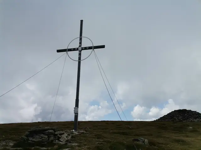 Gipfelkreuz am Großen Ringkogel in den Seckauer Alpen (Region Murtal)