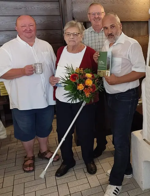 Gratulationen zum 80. Geburtstag in der Jeßnitztaler Stub'n in St. Anton: Jubilarin Christine Rottensteiner (2.v.l.) mit Pfarrer Marian Lewicki, Anton Voglauer vom Bauernbund und Bürgermeister Manfred Zellhofer | Foto: Gemeinde St. Anton an der Jeßnitz