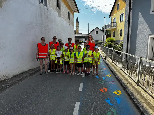 Die Malaktion ist Teil eines im Frühjahr 2027 startenden Projekts, dass das Chaos im Frühverkehr entschärfen soll.  | Foto: Christina Kreilmeier