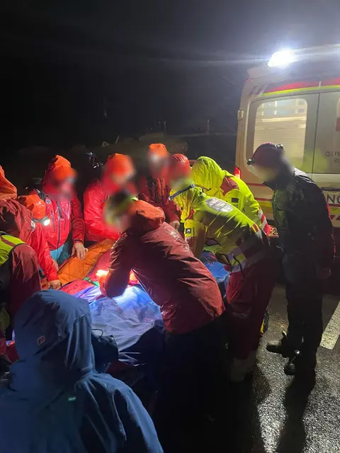 Unterkühlt und mit Verletzungen unbestimmten Grades sei der 33-Jährige schließlich der Rettung übergeben worden.   | Foto: Bergrettung Lieser-Maltatal
