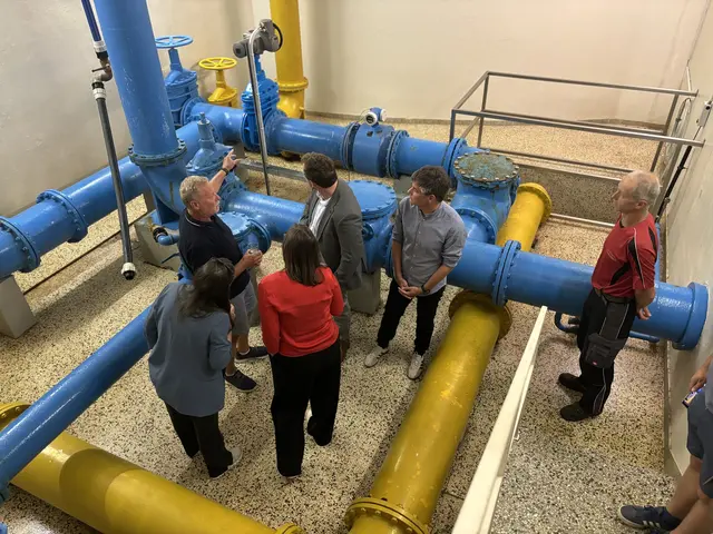 Wassermeister Kurt Liebminger führte durch den Hochbehälter.