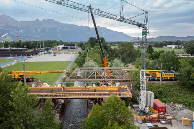 Großbaumaschinen sorgen für effiziente Umsetzung und möglichst kurze Bauzeit. | Foto:  ÖBB/Sailerbrothers 