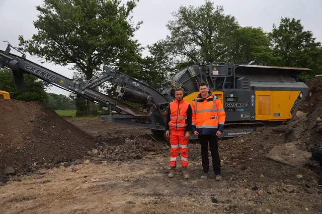 V.l.: Sullivan Delafontaine (Operator Grente SAS) und Thomas Roglet (Rubble Master Händler) | Foto: Rubble Master