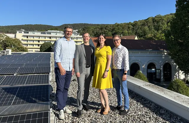 „Römertherme Photovoltaik“: Gerold Vorberg (Stadtimmobilien Baden), Alexander Walter-Frosch (Die Badener KurbetriebsgesmbH), GR Petra Haslinger (AR-Vorsitzende Stadtimmobilien Baden) und Gerfried Koch (Stadtgemeinde Baden, Abt. Energie, Klima &amp; Umwelt) | Foto: 2026psb/mp