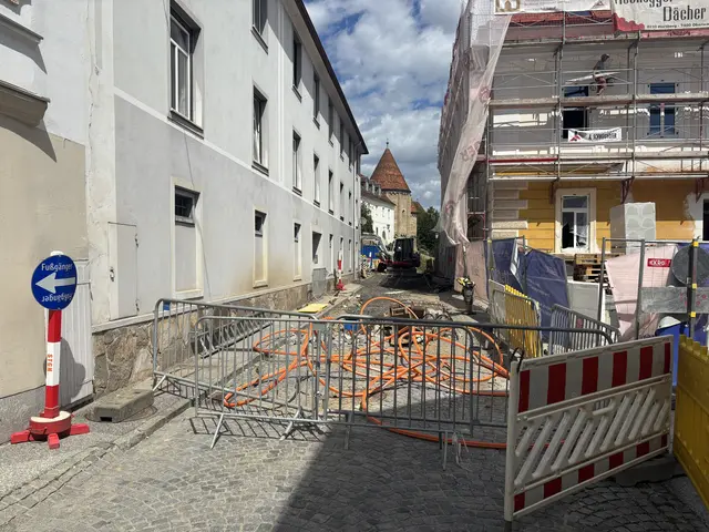Die Michaeligasse ist aufgrund der Arbeiten vom Bereich Café Christian/Bestattung Wilfinger bis zur Oberen Steingasse gesperrt. | Foto: MeinBezirk