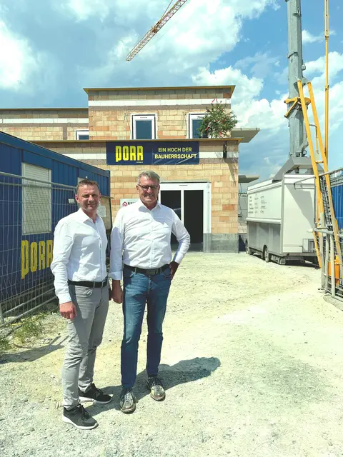 PORR-Geschäftsführer Klaus Tremmel und OSG-Obmann Alfred Kollar haben als Partner bereits 7.000 Bauprojekte gemeinsam umgesetzt. | Foto: OSG