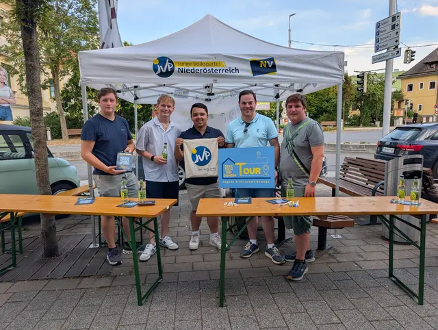 Die Junge Volkspartei lud zu ihrer Sommertour in der Brau- und Messestadt Wieselburg.
 | Foto: Patrick Moser-Mangeng/Junge Volkspartei Wieselburg