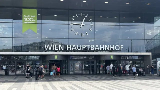 Der Verdächtige hielt sich gerne am Hauptbahnhof auf, dort fand ihn die Polizei auch. (Archiv) | Foto: Andreas Pölzl/MeinBezirk