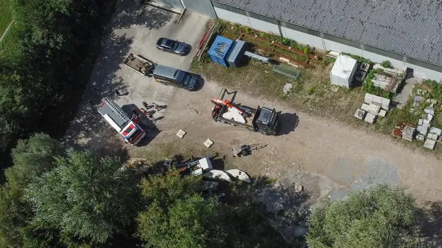 Ersten Informationen zufolge soll der Mann lebensbedrohliche Verletzungen erlitten haben.  | Foto: laumat/Matthias Lauber