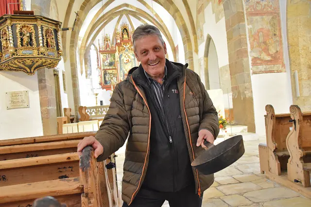 (Archivfoto) Pfarrer Bernhard Rohrmoser. In seiner Zeit als Seelsorger im Lungau hat ihn MeinBezirk Salzburg im Zuge von Recherchen zu seelsorgerischen und kirchlichen Themen öfters in der der Basilika in Mariapfarr besucht. Viele spannende und interessante Geschichten sind dabei entstanden. | Foto: pjw