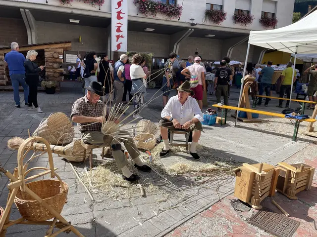 Traditionelles Handwerk steht beim Fest im Mittelpunkt und gibt Einblicke in alte Techniken, Holzschnitzerei und die Handwerkskunst der Region. | Foto: Marktgemeinde Kirchbach