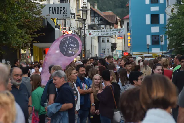 Ein Bild von der Landecker Einkaufsnacht aus dem Jahr 2018 | Foto: Schwarz