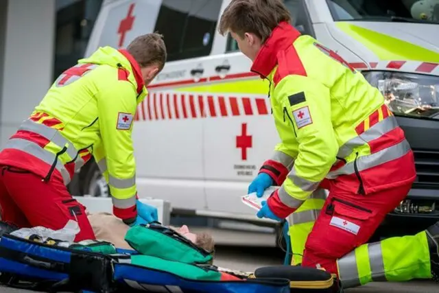 Pkw kollidierte mit Fußgänger (Symbolbild) | Foto: Bernhard Knaus