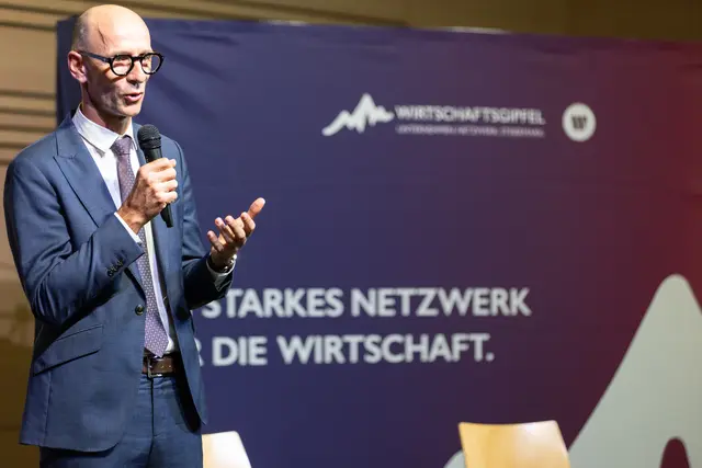 Wirtschaftslandesrat Willibald Ehrenhöfer beim Wirtschaftsgipfel Südweststeiermark in Hengsberg. | Foto: Klaus Morgenstern