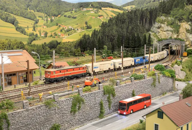 Die Modelleisenbahn lädt ein.