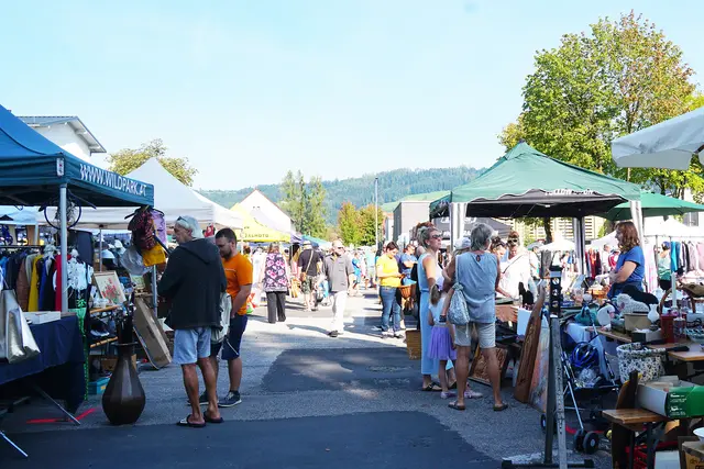 Der Flohmarkt in Scharnstein findet am 29. August statt. | Foto: Marktplatz im Almtal