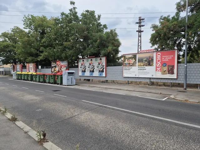 Die Müllsammelinsel wurde Richtung stadteinwärts verlegt, daneben ist eine Fahrradabstellanlage geplant.  | Foto: z.V.g.