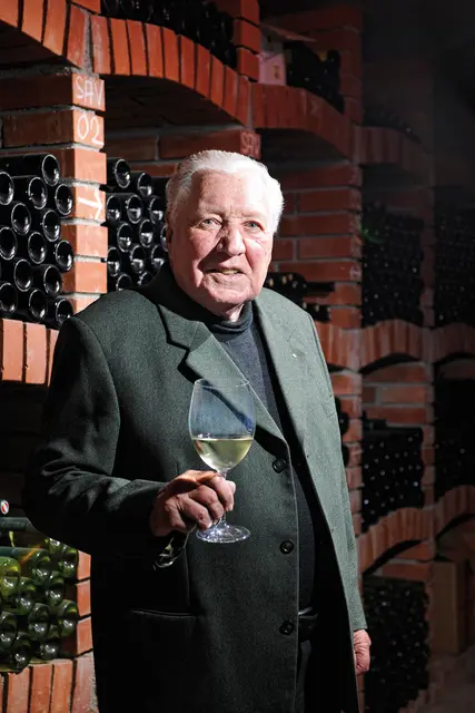 Schlossherr Fritz Melcher verstarb im Alter von 94 Jahren.  | Foto: apresvino