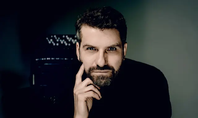Akkordeon-Magier Christian Bakanic wird ausgesuchte Liebeslieder darbieten. | Foto: Andre Grilc