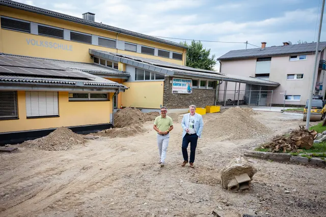 Bürgermeister Markus Lakounigg und Finanzreferent Peter Wedenig informierten sich über den Stand der Bauarbeiten bei der Volksschule. | Foto: SPÖ Völkermarkt