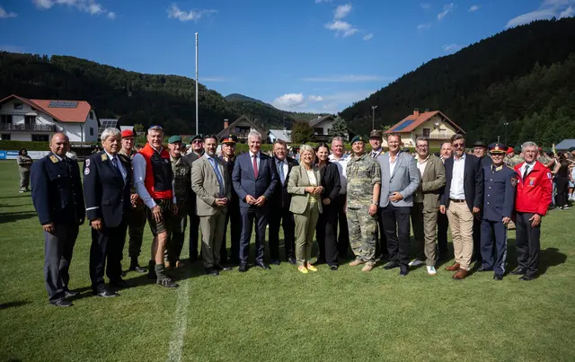 Verteidigungsministerin Klaudia Tanner war bei der Angelobung in Türnitz dabei. | Foto: ÖBH/ Carina Karlovits