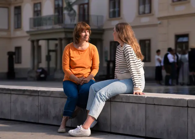 Oft hilft es schon, Gehör zu finden und mit seinen Sorgen nicht alleine zu sein.  | Foto: Julie Ladina