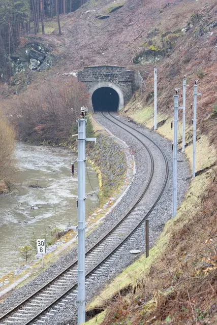 Der Tunnel Krems ist zu niedrig und muss im nächsten Jahr umgebaut werden. | Foto: ÖBB/Ferk