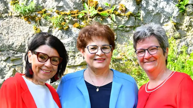 Ab September begleiten Friederike Kautz, Isolde Aufreiter und Maria Breitenberger (v.l.) pflegende Angehörige im monatlichen Treffpunkt. | Foto: zVg
