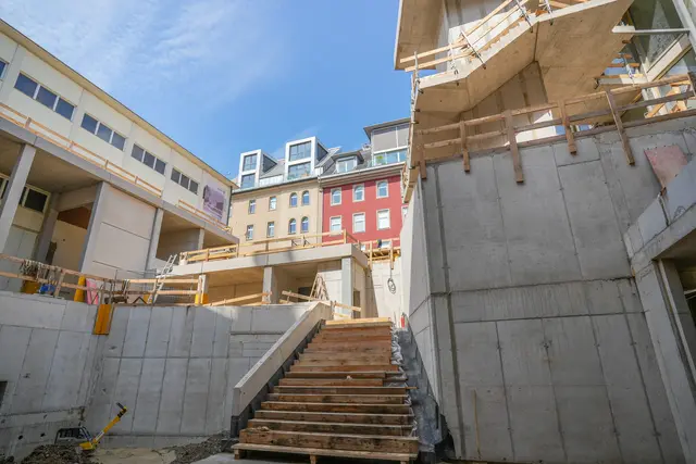 Ein neu geschaffener Innenhof öffnet das Theater zur Lessingstraße. Dort befindet sich die neue Studiobühne. | Foto: Fotokerschi.at/Hauser