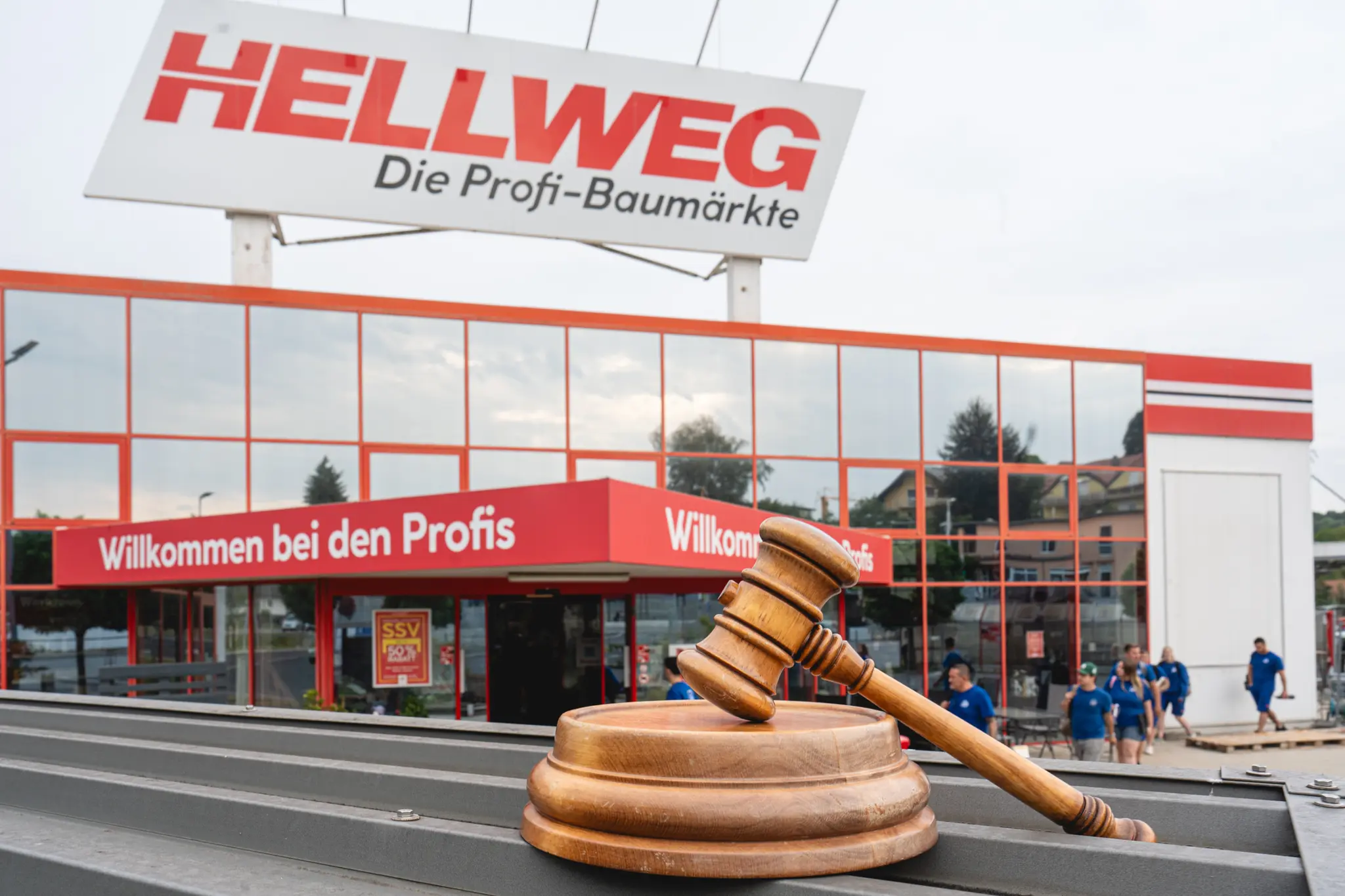Aus den Filialen Raaba und Fürstenfeld: Ware der Hellweg-Baumärkte kommt ...