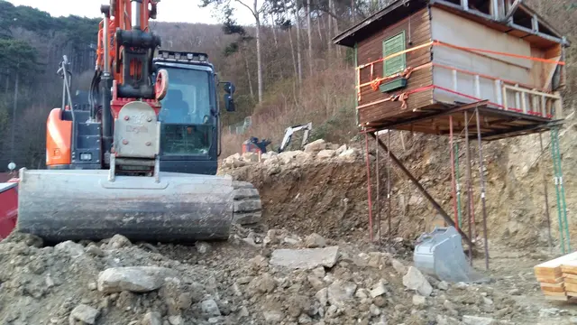 Das "schwebende Haus" (Archivbild) sorgte viele Jahre für Unmut. | Foto: PUK