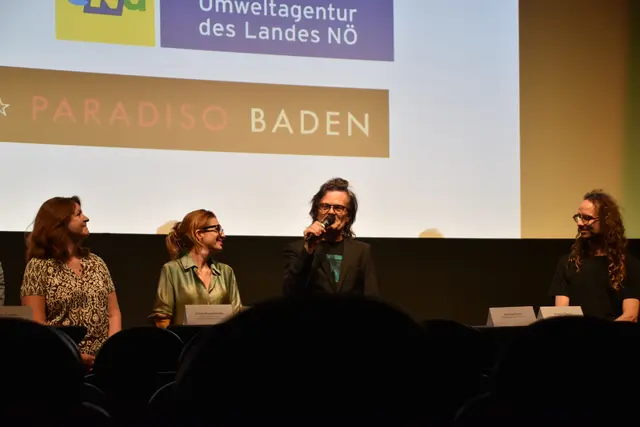 Christa Ruspeckhofer (eNu), Carmen Jeitler-Cincelli (Bürgermeisterin), Andreas Syllaba (CP-Kino-Kultur-BetriebsgmbH) und Andreas Sattra (Cinema Paradiso Baden).



Im Bild 9621: Andreas Sattra (Cinema Paradiso), Heidi Naumann (eNu), Christa Ruspeckhofer (eNu), Ulrike List (BESTLIST Immobilien GmbH), Carmen Jeitler-Cincelli (Bürgermeisterin), Reinhard Keider (Sparkasse Baden), Andreas Syllaba (CP-Kino-Kultur-BetriebsgmbH) und Gerfried Koch (Stadtgemeinde Baden) | Foto: Mirjam Preineder